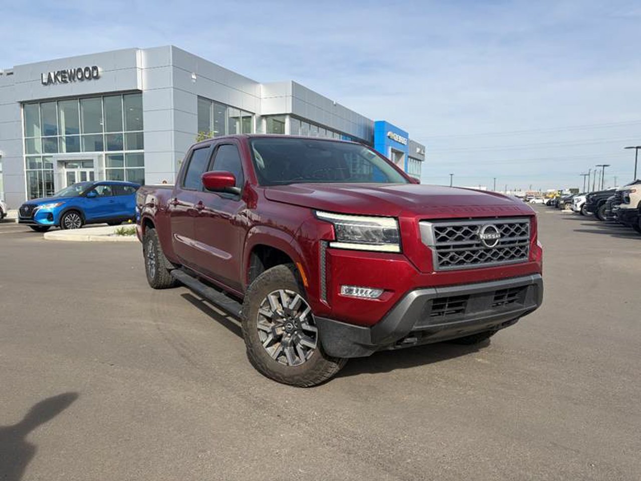 2022 Nissan Frontier Crew Cab SV Long Bed 4x4 Cardinal Red Metallic TriCoat Sherwood Park - photo #1