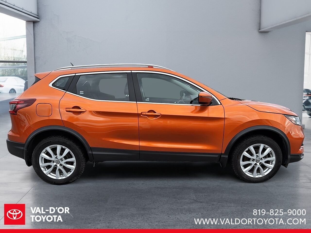 2023 Nissan Qashqai SV Orange Val-d'Or - photo #4