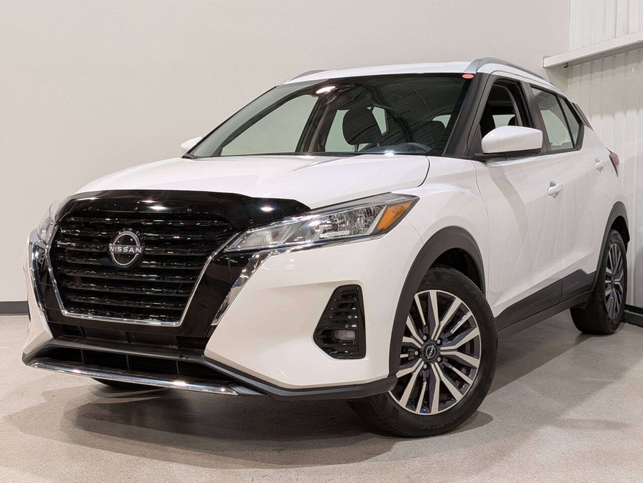 2025 Nissan Kicks Play SV FWD White
