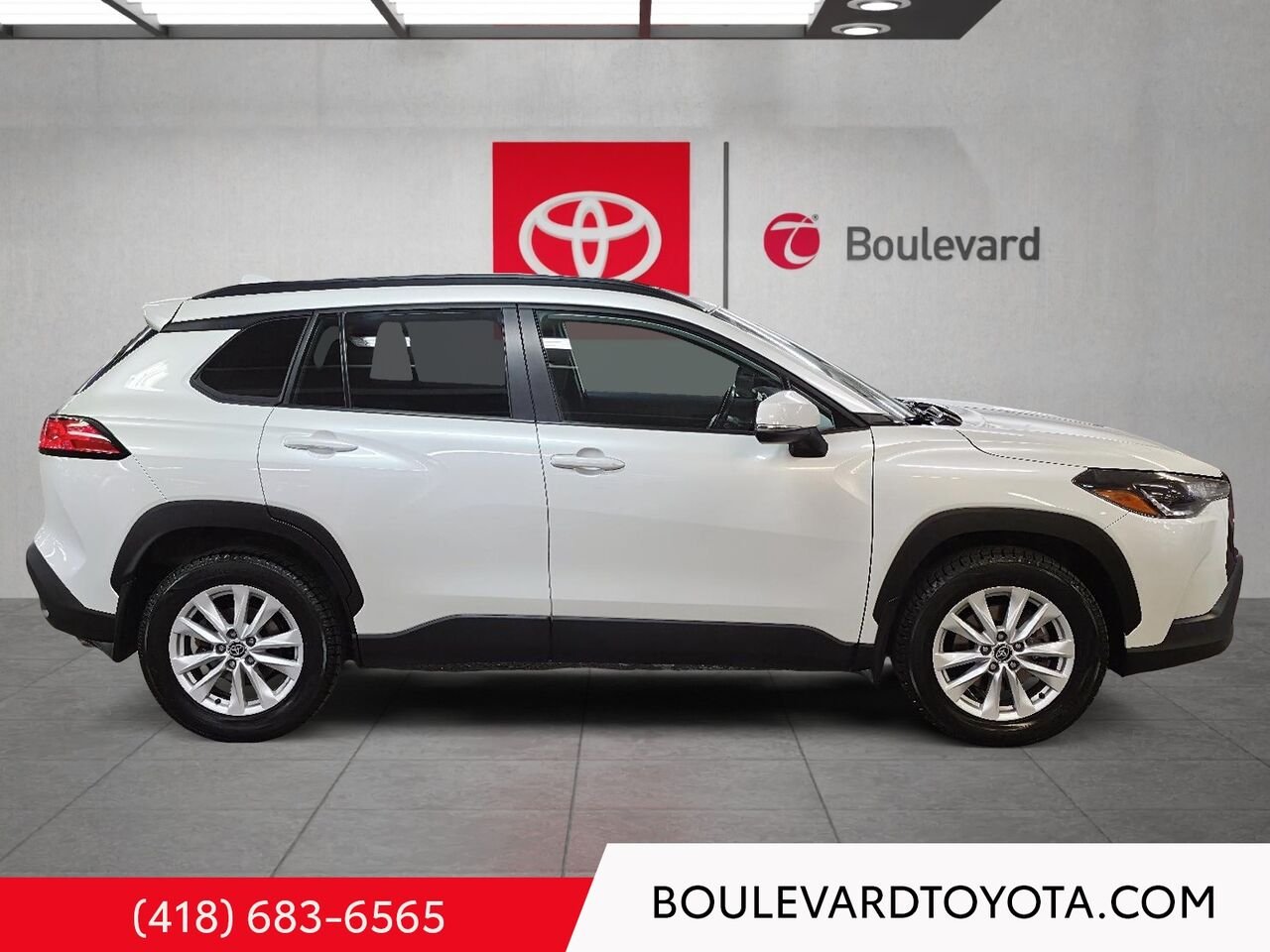 Toyota Corolla Cross 100529A-89 | LE, AWD, GROUPE PREMIUM 2022 Blanc Québec - photo #2