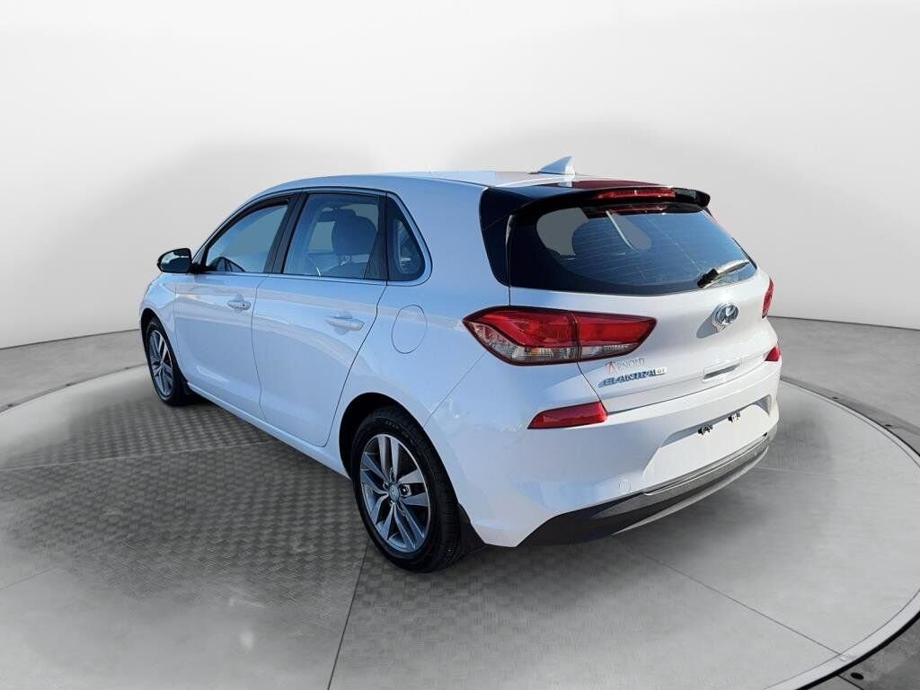 Hyundai Elantra GT GL 2018 Blanc Baie-Comeau - photo #3