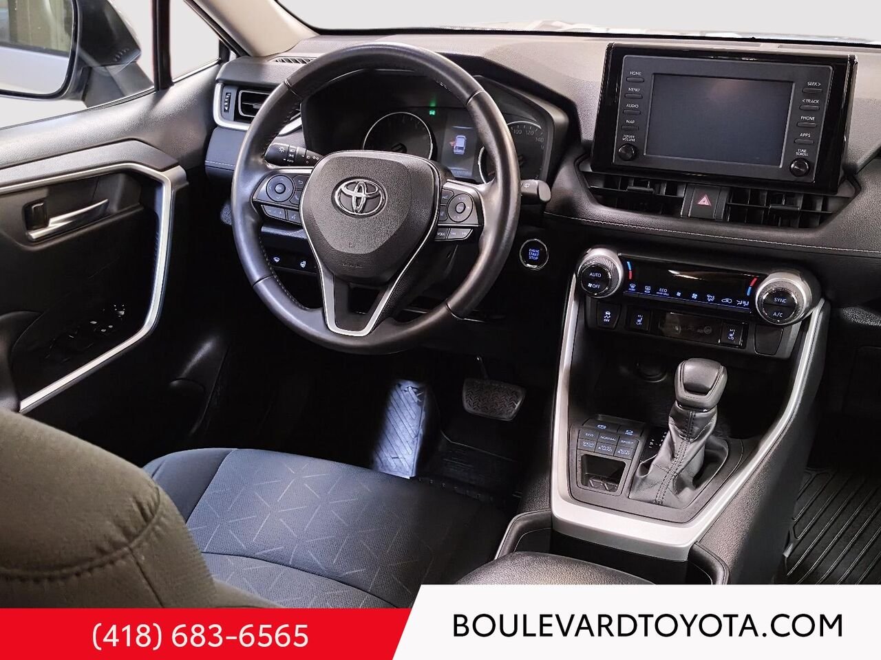 Toyota RAV4 100551A-36 | XLE 2019 Argent Québec - photo #18