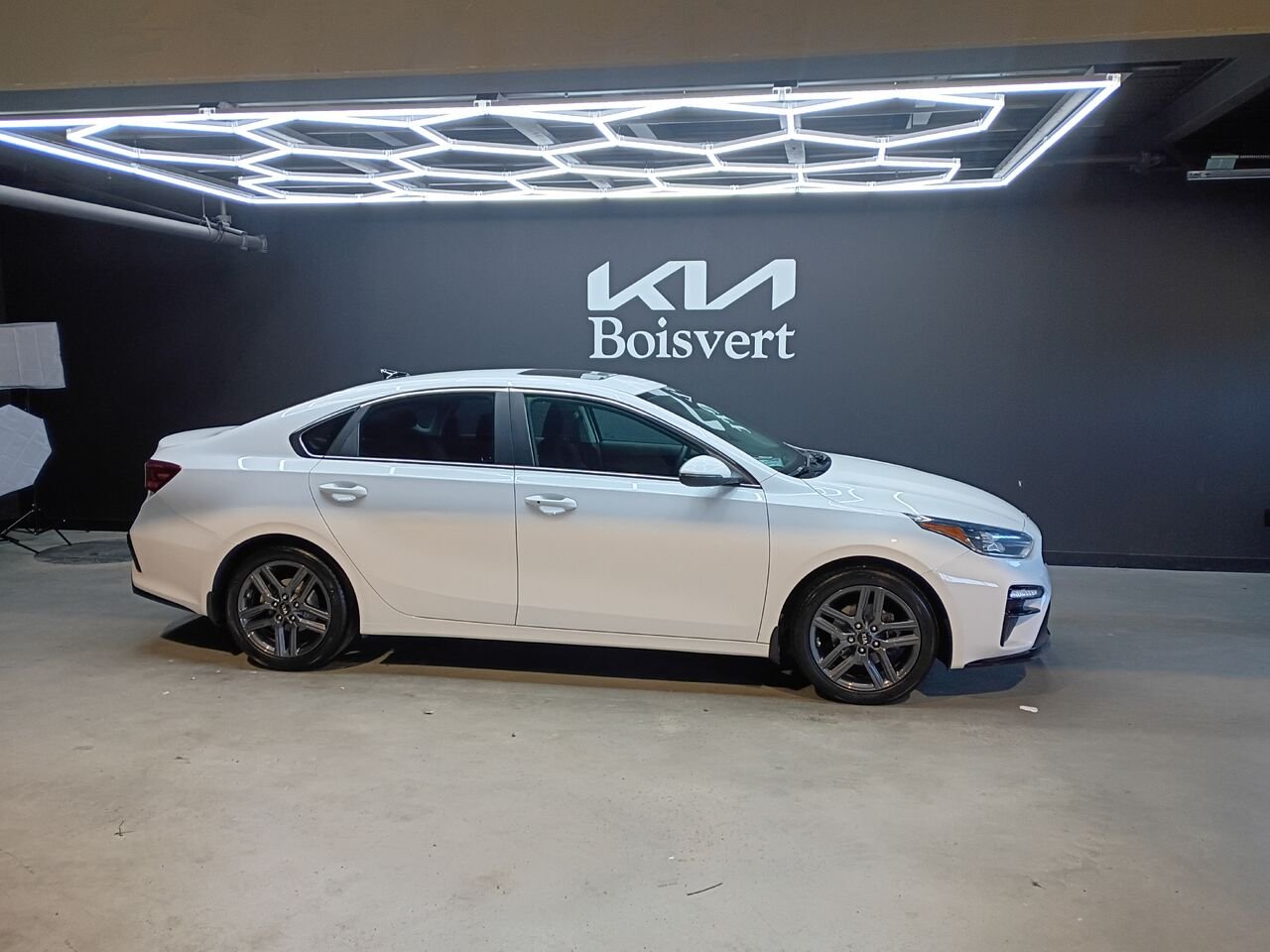 2021 Kia Forte White Blainville - photo #4