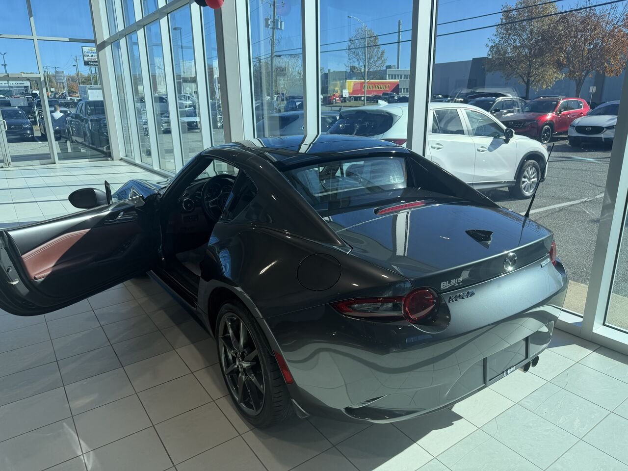 2017 Mazda MX-5 RF Grey Ste-Marie - photo #5