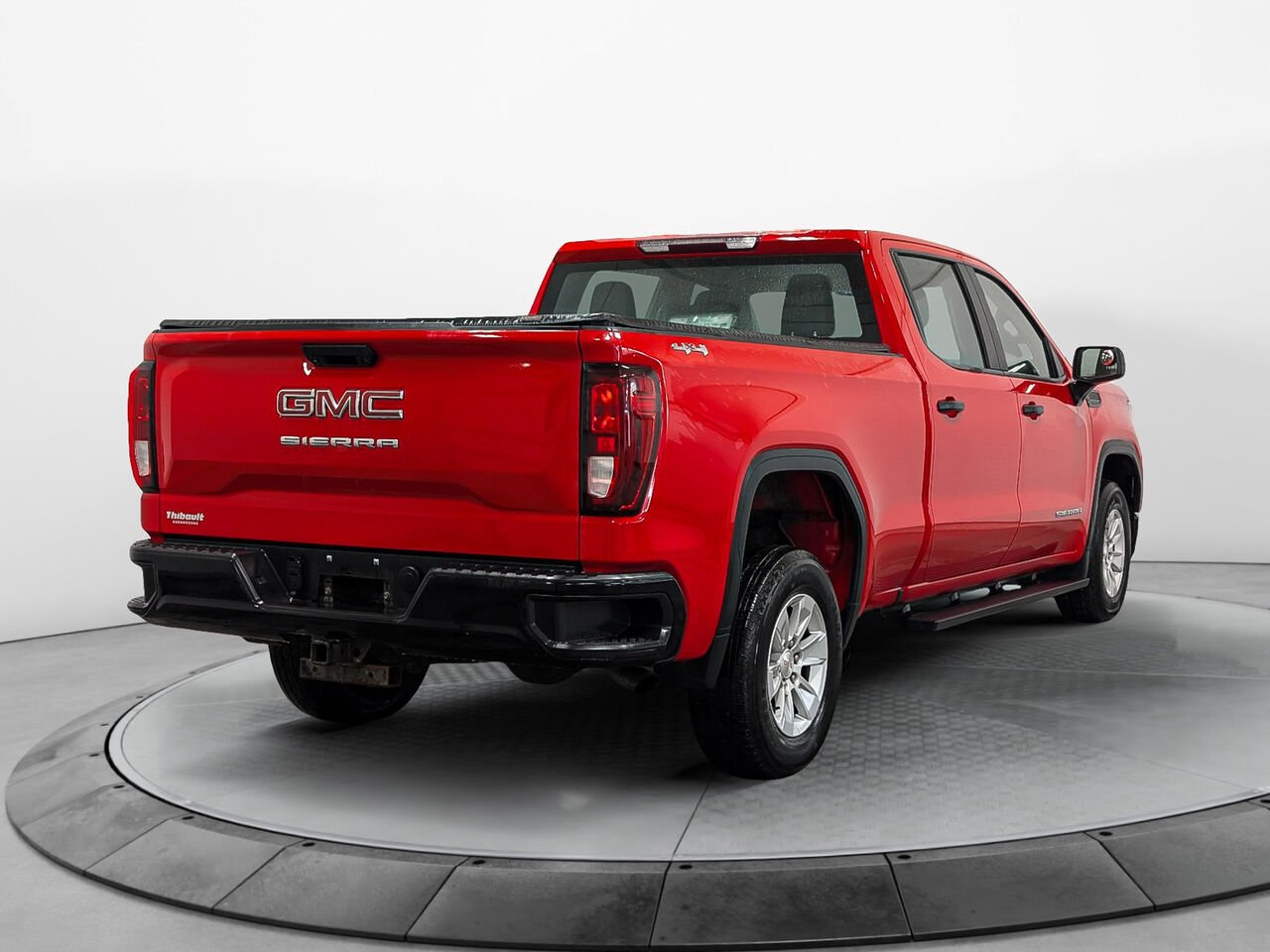 GMC Sierra 1500 Pro 4WD Crew Cab 6 Places 2023 Rouge Sherbrooke - photo #3