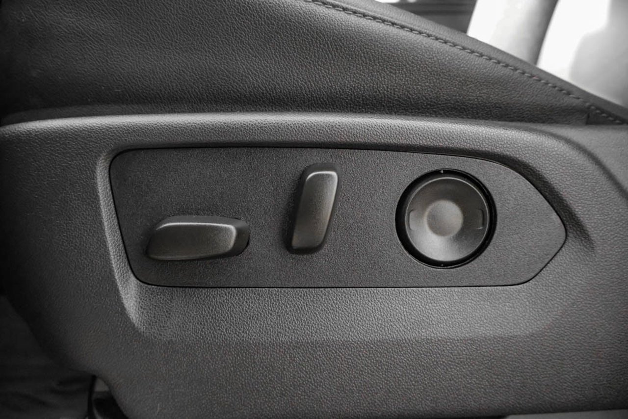 2026 GMC Sierra 1500 4WD Crew Cab 147 Elevation Black Sherwood Park - photo #15
