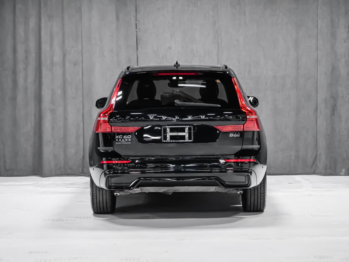 2023 Volvo XC60 PLUS DARK THEME Black Montreal - photo #4