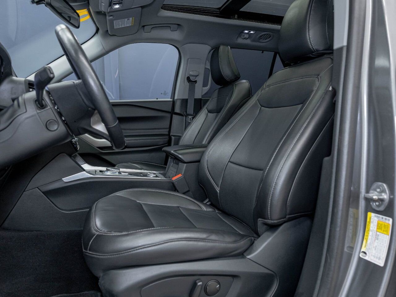 Ford Explorer LIMITED 4WD *TOIT* CUIR *CAM 360* B&O *SIEGES VENT 2023 Gris Saint-Jérôme - photo #11