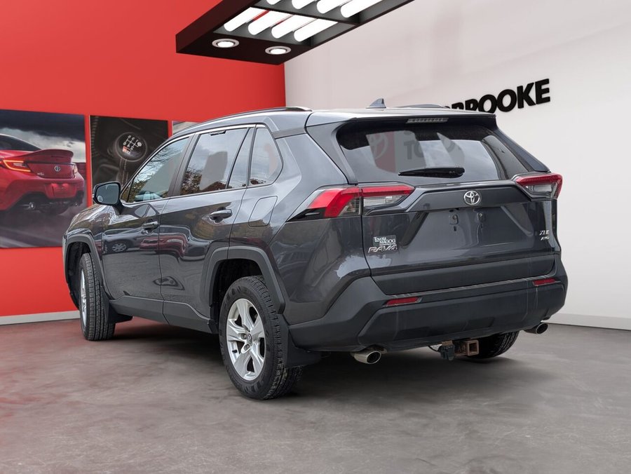 Toyota RAV4 XLE/AWD/SIÈGES CHAUFFANTS/VOLANT CHAUFFANT/BLUETOOTH/AC BIZONE 2019 Gris