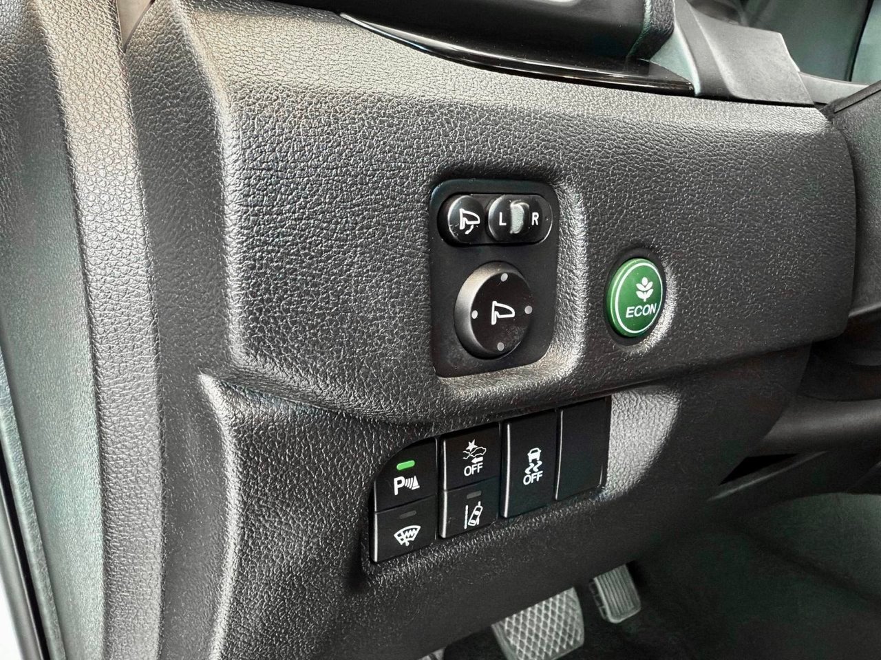 2022 Honda Pilot White Notre-Dame-des-Prairies - photo #31