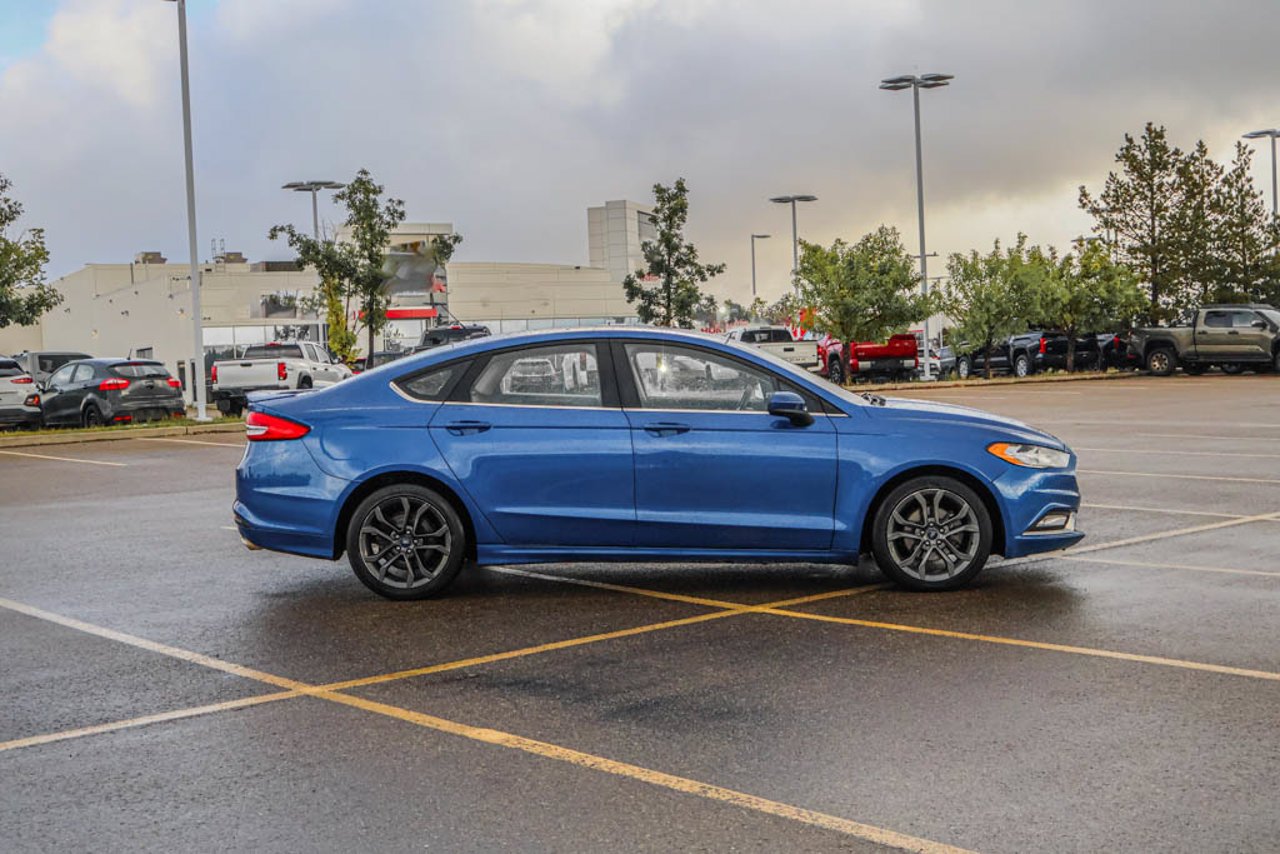 2018 Ford Fusion SE FWD Blue Sherwood Park - photo #9