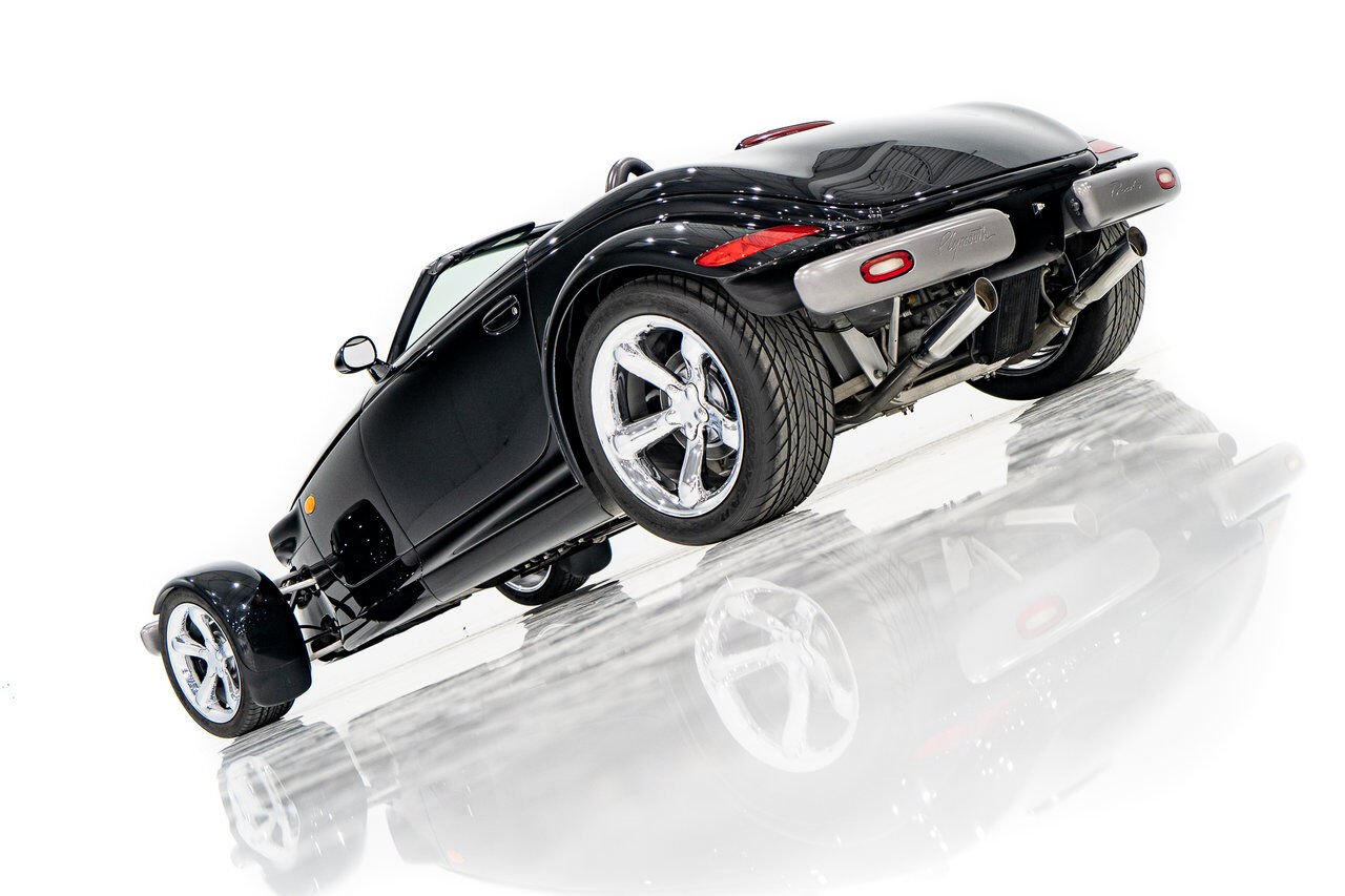 Plymouth Prowler Desirable Black Colour with only 7,611KM (4756mi) from new **PRICE IN USD** 1999 Noir Montréal - photo #59