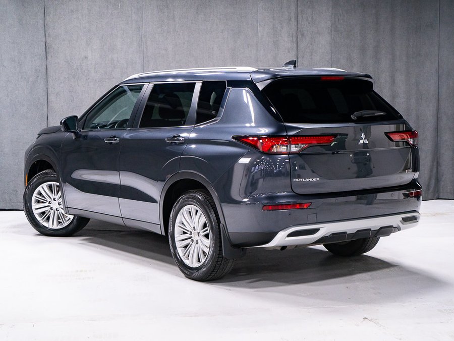 2024 Mitsubishi Outlander ES S-AWC Grey