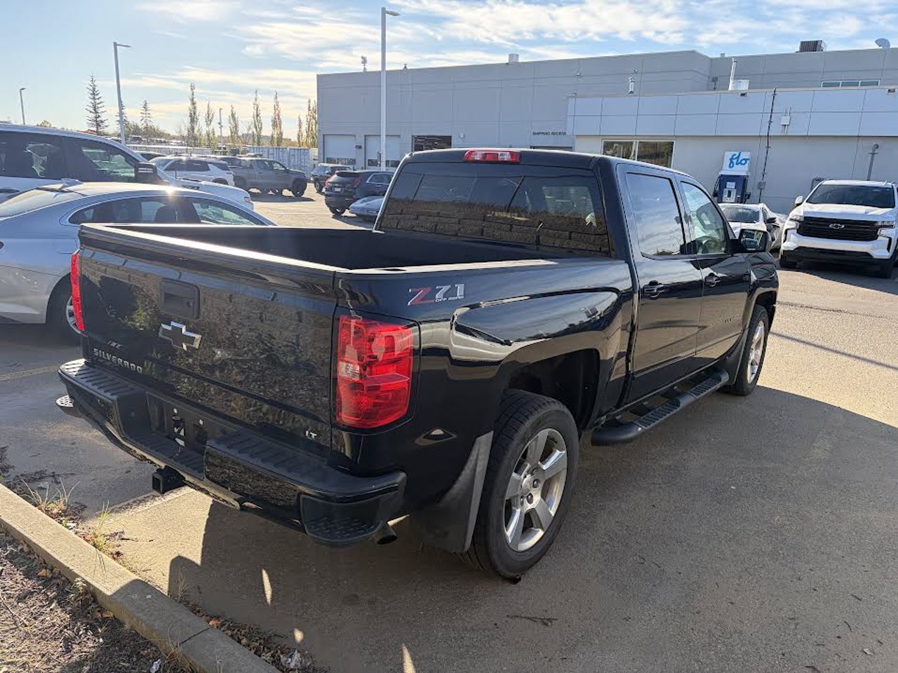 2018 Chevrolet Silverado 1500 4WD Crew Cab 143.5 LT w/1LT Black Sherwood Park - photo #4
