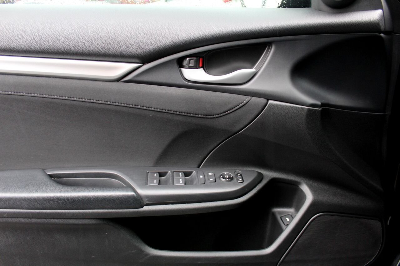 Honda Civic Berline VIN: 2HGFC2F88LH028429 2020 Noir Sainte-Rose - photo #10