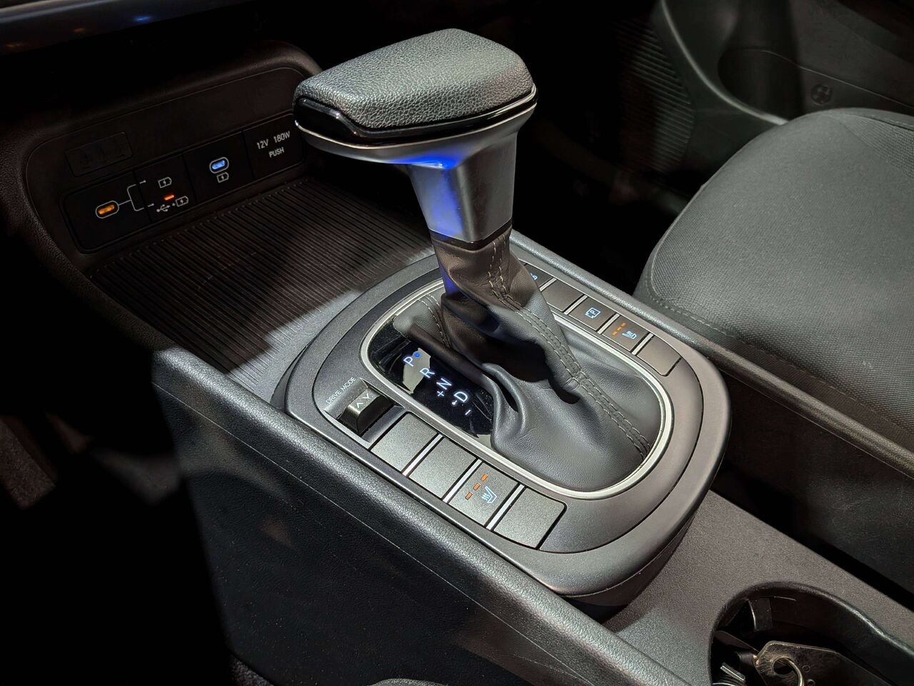 Hyundai Kona 2.0L Essential FWD 2024 Blanc Val-David - photo #26