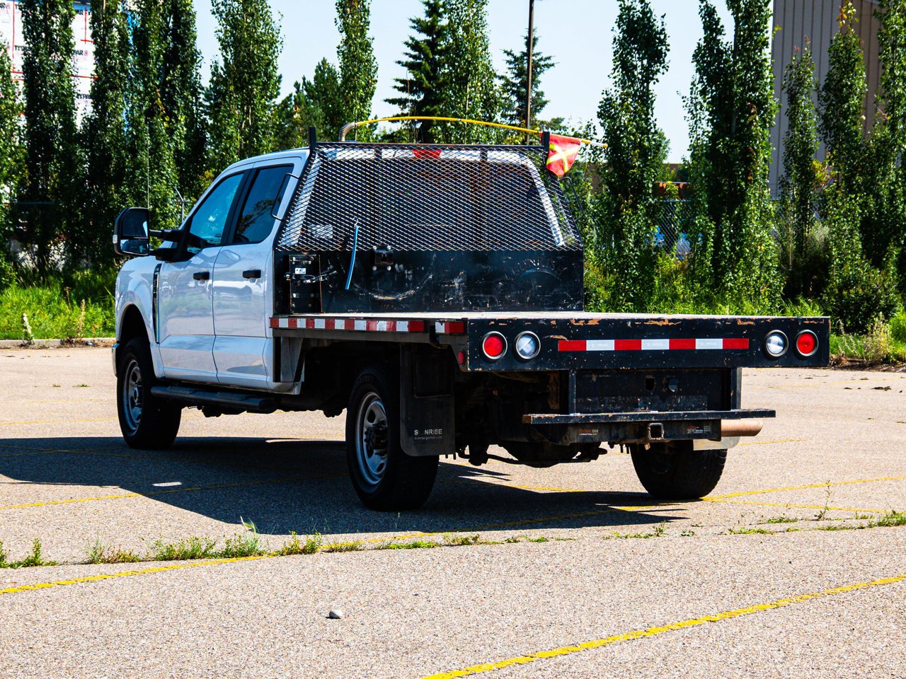 2024 Ford Super Duty F-350 SRW XL 4WD Crew Cab 179 WB 60 CA White Sherwood Park - photo #10