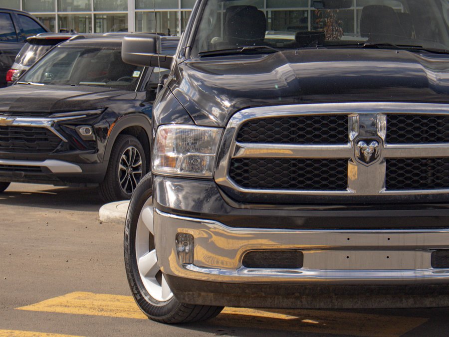 2024 Ram 1500 Classic Tradesman SXT 5.7L | Cruise Control Black