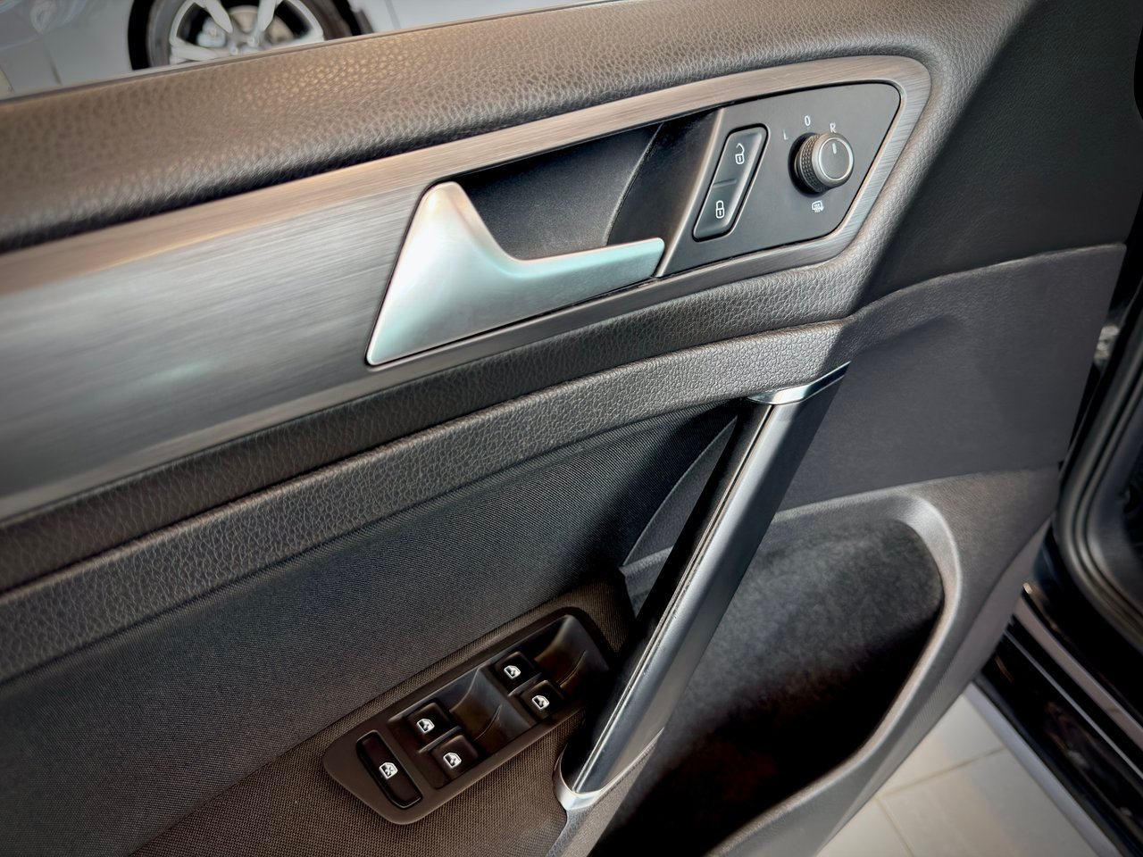 2019 Volkswagen Golf Black Notre-Dame-des-Prairies - photo #18