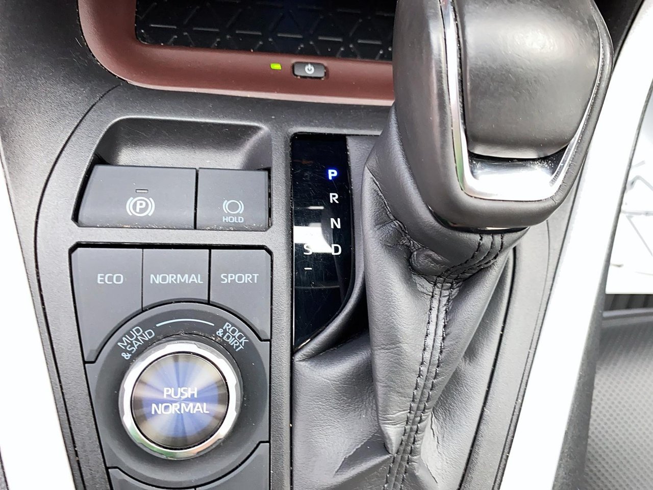 Toyota RAV4 Limited 2024 Noir Baie-Comeau - photo #15