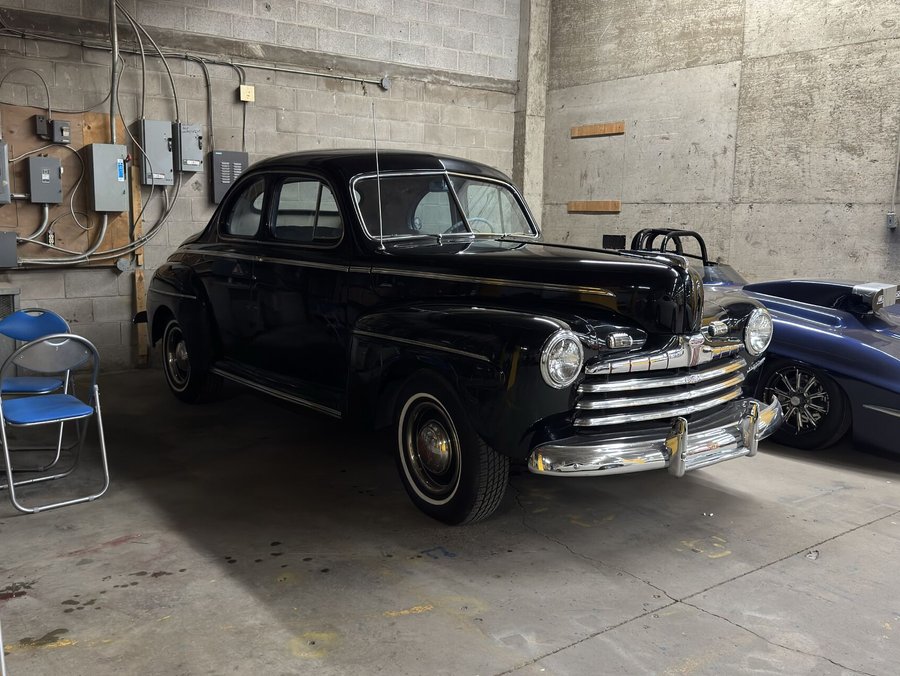 Ford Coupe 1946 Noir