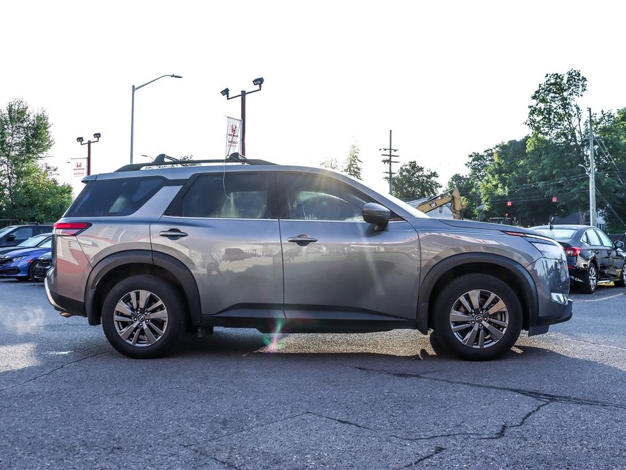 Nissan Pathfinder 2025 Grey