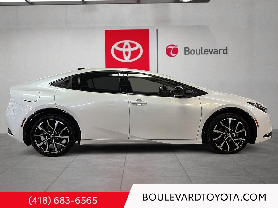 2025 Toyota Prius hybride branchable 2025 Wind Chill Pearl