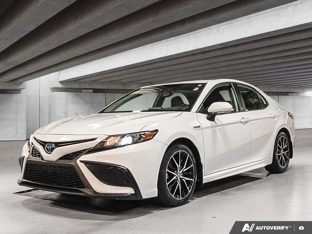 2021 Toyota Camry 2602151A | Hybrid SE White Edmonton - photo #0