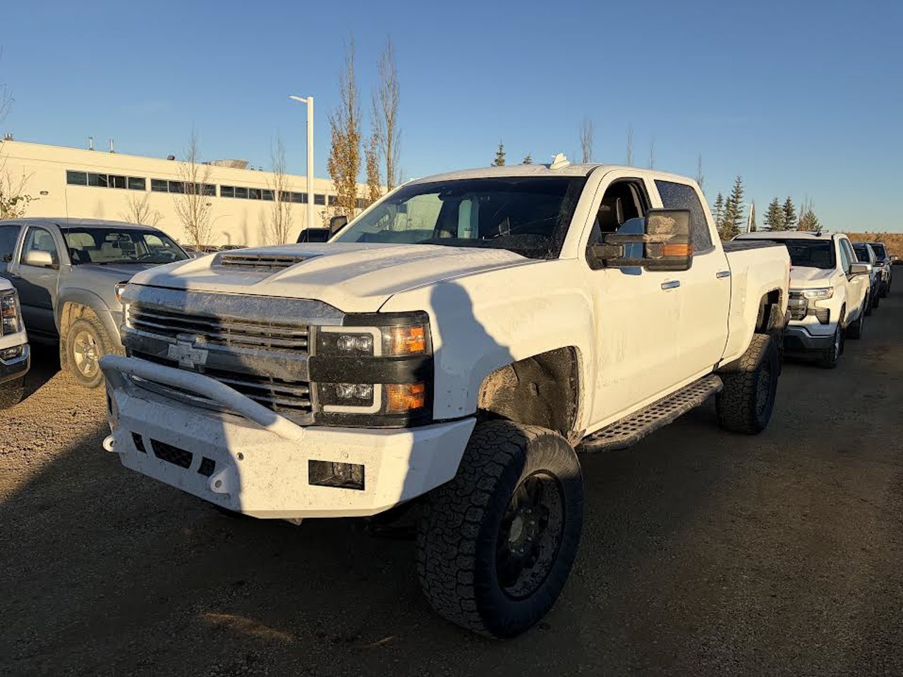 2017 Chevrolet Silverado 2500HD 4WD Crew Cab 153 High Country White Sherwood Park - photo #2