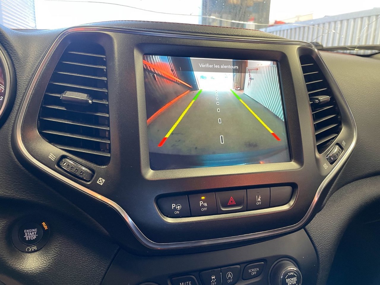 Jeep Cherokee TRAILHAWK 4X4 *CUIR* GR REMORQ *SIEGES VENTIL* NAV 2023 gray Saint-Jérôme - photo #14