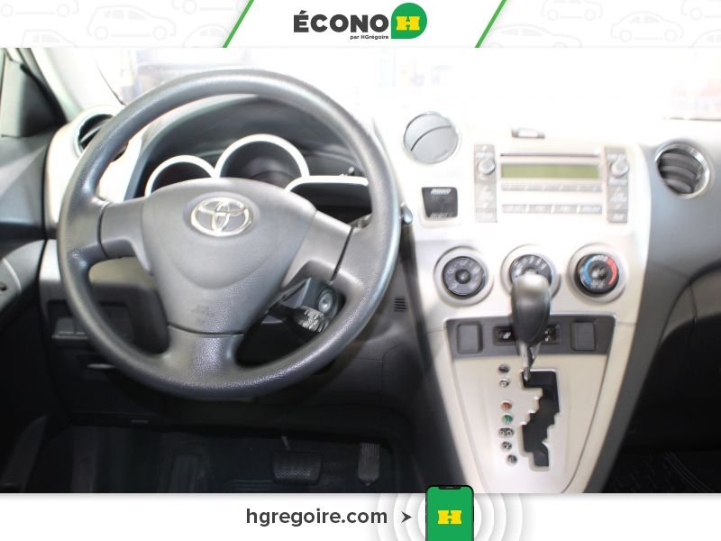 2009 Toyota Matrix Silver Laval - photo #14