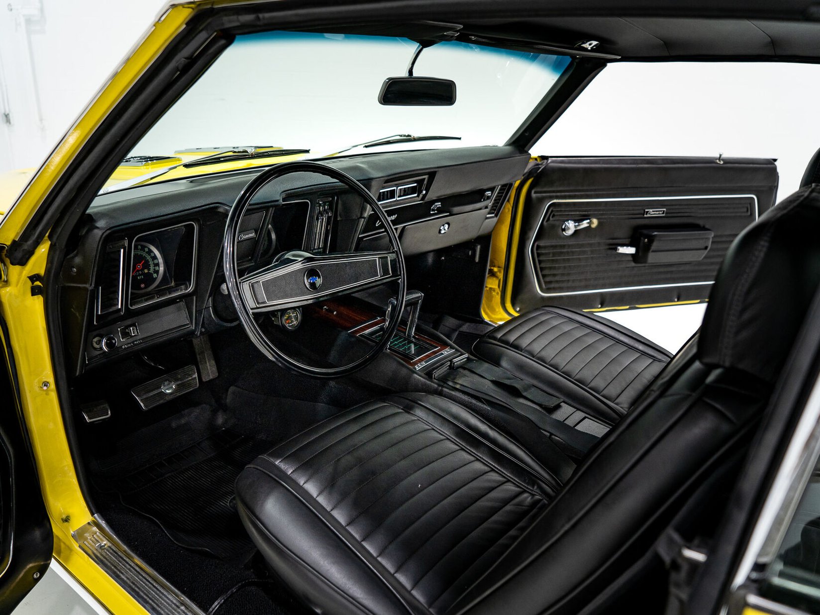 Chevrolet Camaro SS **PRIX EN USD** With factory A/C 1969 Jaune Montréal - photo #10