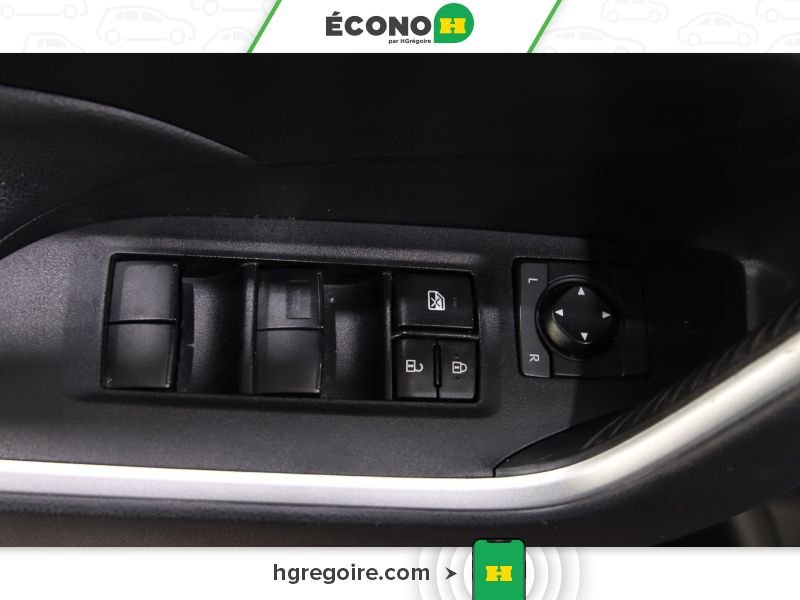 2022 Toyota Rav 4 Silver Blainville - photo #9