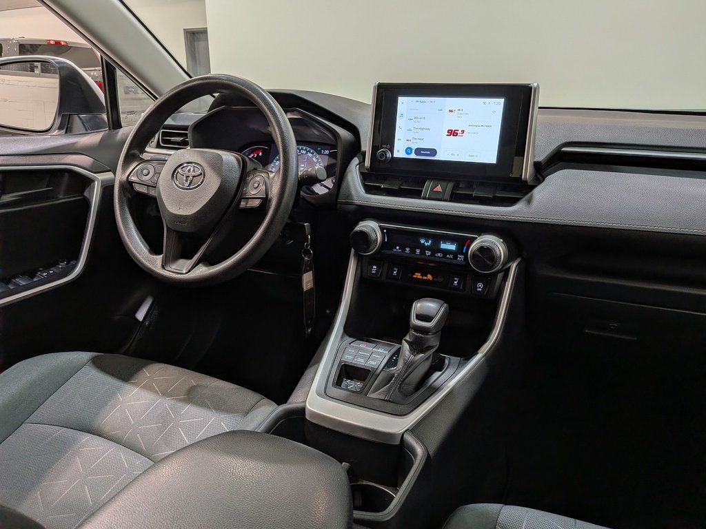 2024 Toyota RAV4 LE AWD White Val-David - photo #17