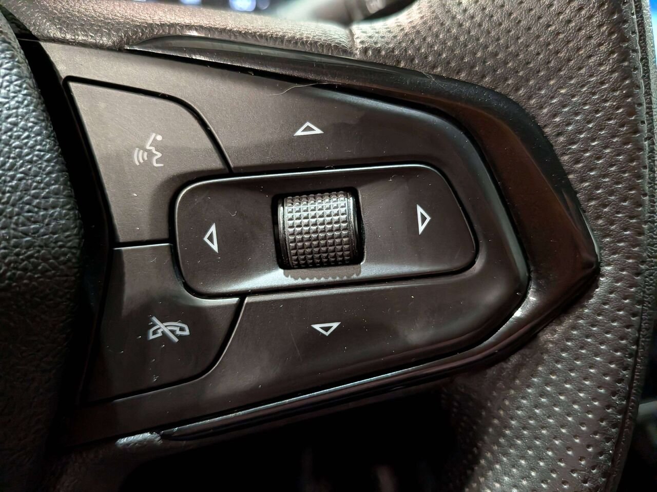 2022 Mitsubishi Outlander ES S-AWC Red Val-David - photo #18
