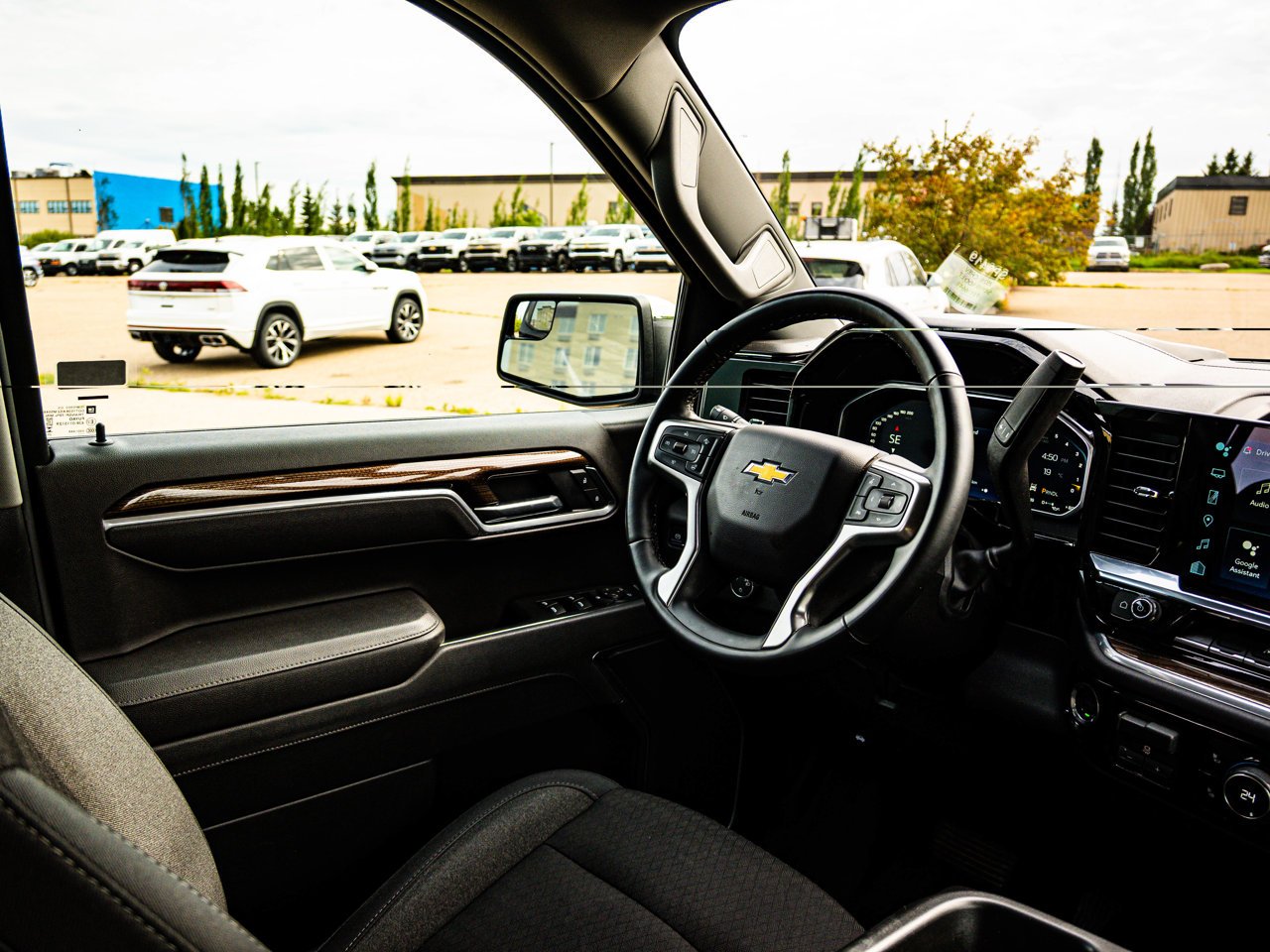 2026 Chevrolet Silverado 1500 4WD Crew Cab 147 LT Black Sherwood Park - photo #28