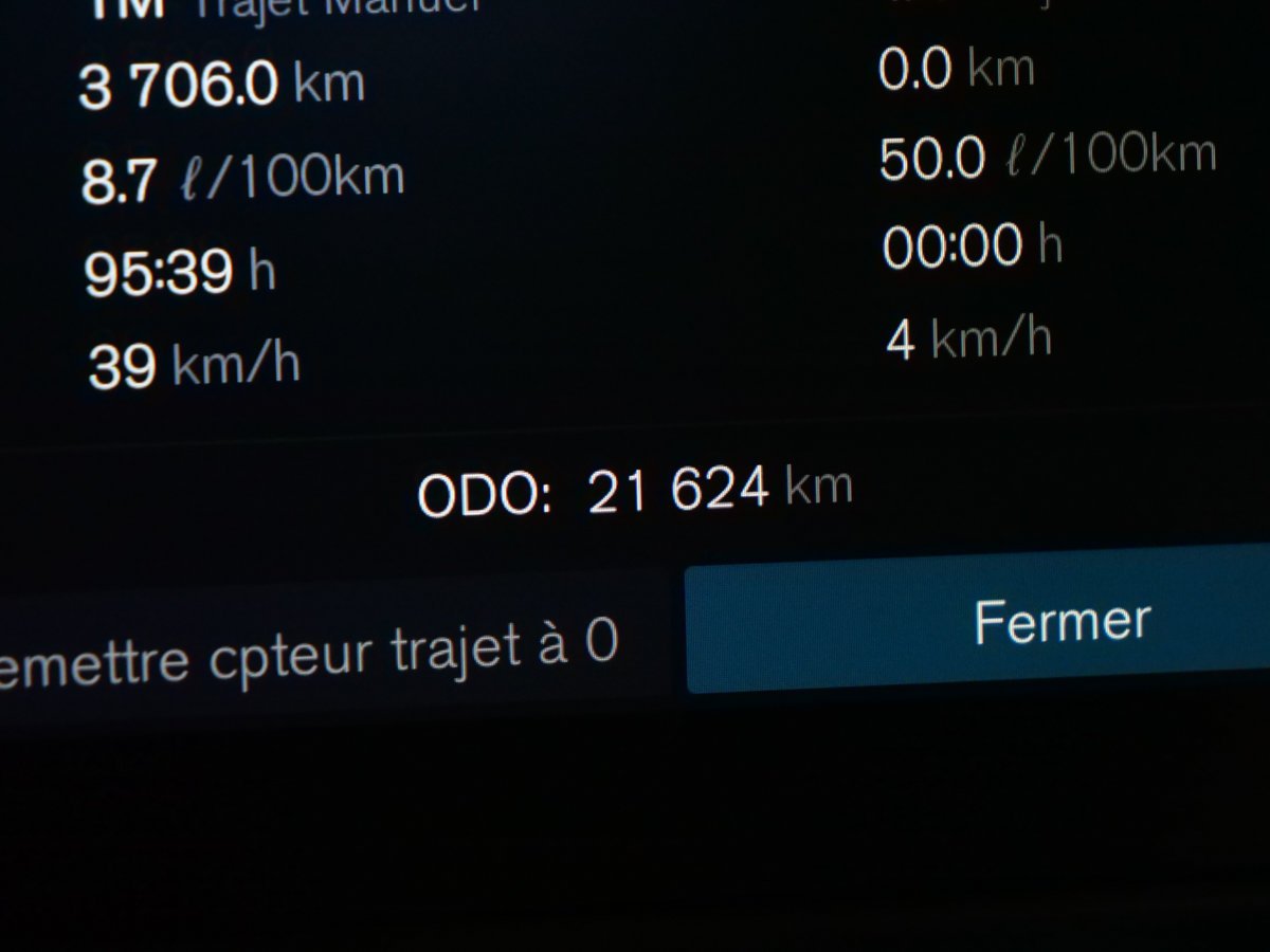2025 Volvo XC40 B5 CORE BRIGHT CLIMATE Black Montreal - photo #9