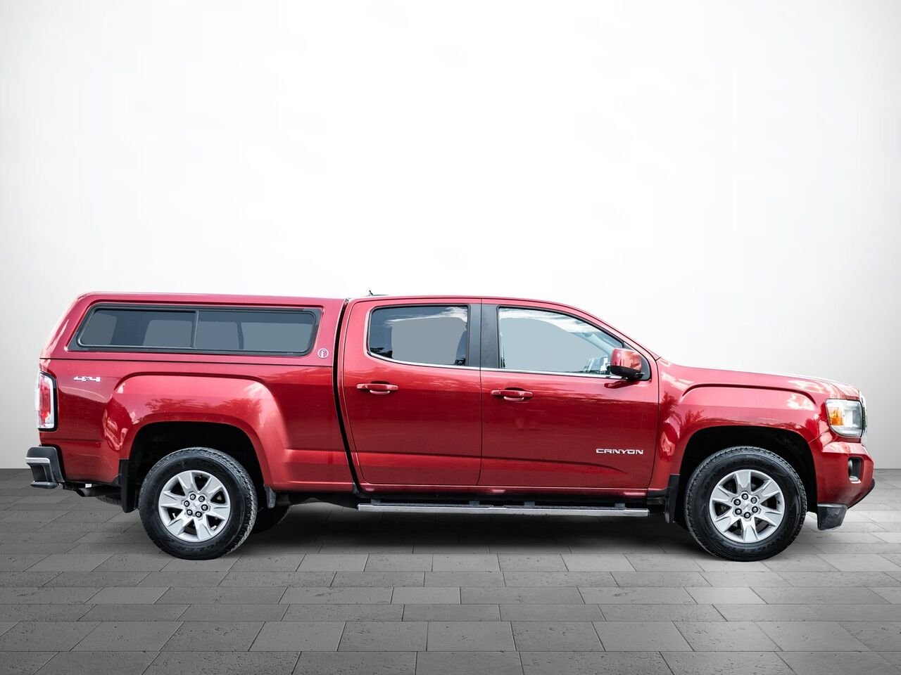 2016 GMC Canyon Red Sainte-Julienne - photo #2