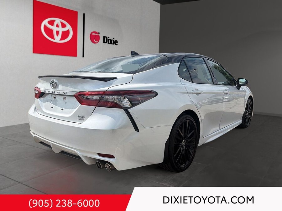 2022 Toyota Camry 2022 Wind Chill Pearl with Black Roof
