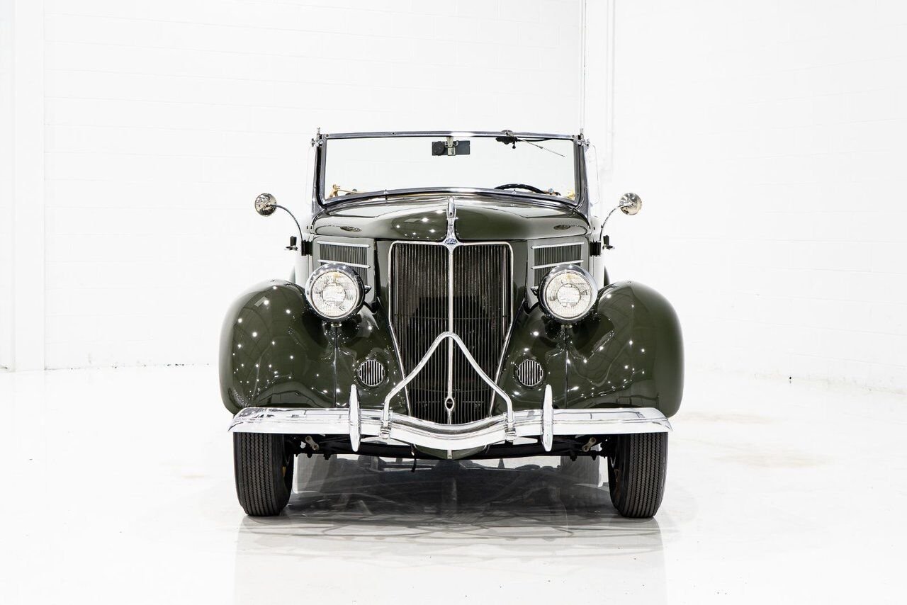 Ford Model 48 Phaeton PRIX EN USD | Beautifully presented in original condition 1936 Vert Montréal - photo #2