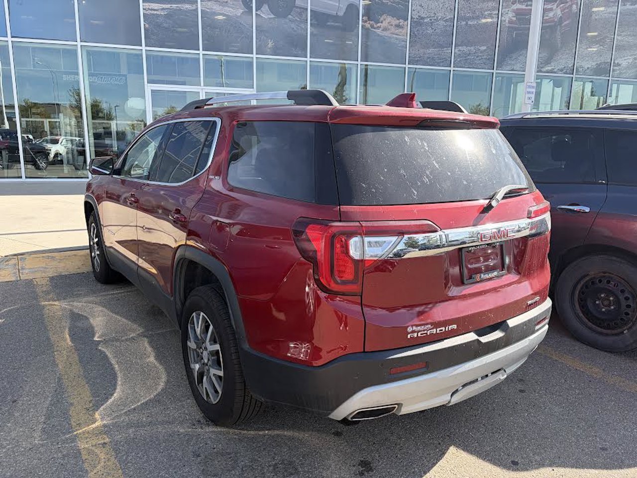 2023 GMC Acadia AWD 4dr SLE Red Sherwood Park - photo #3