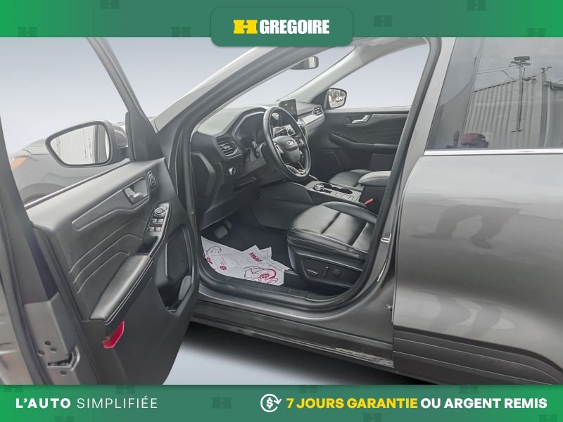 2022 Ford Escape Grey Laval - photo #11