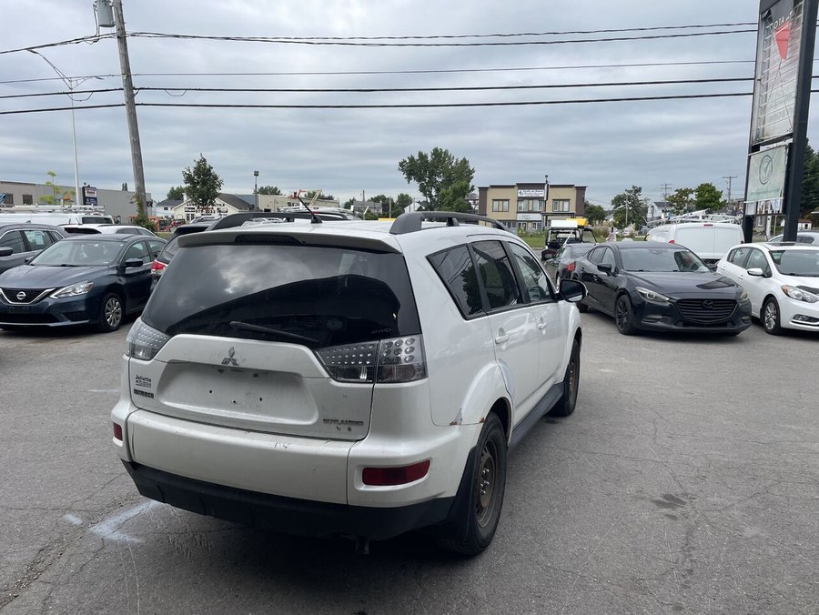 2010 Mitsubishi Outlander 2010 White