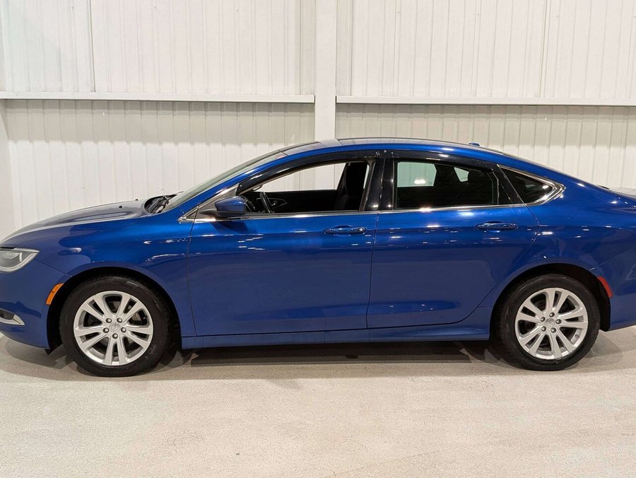2016 Chrysler 200 4dr Sdn Limited FWD Blue