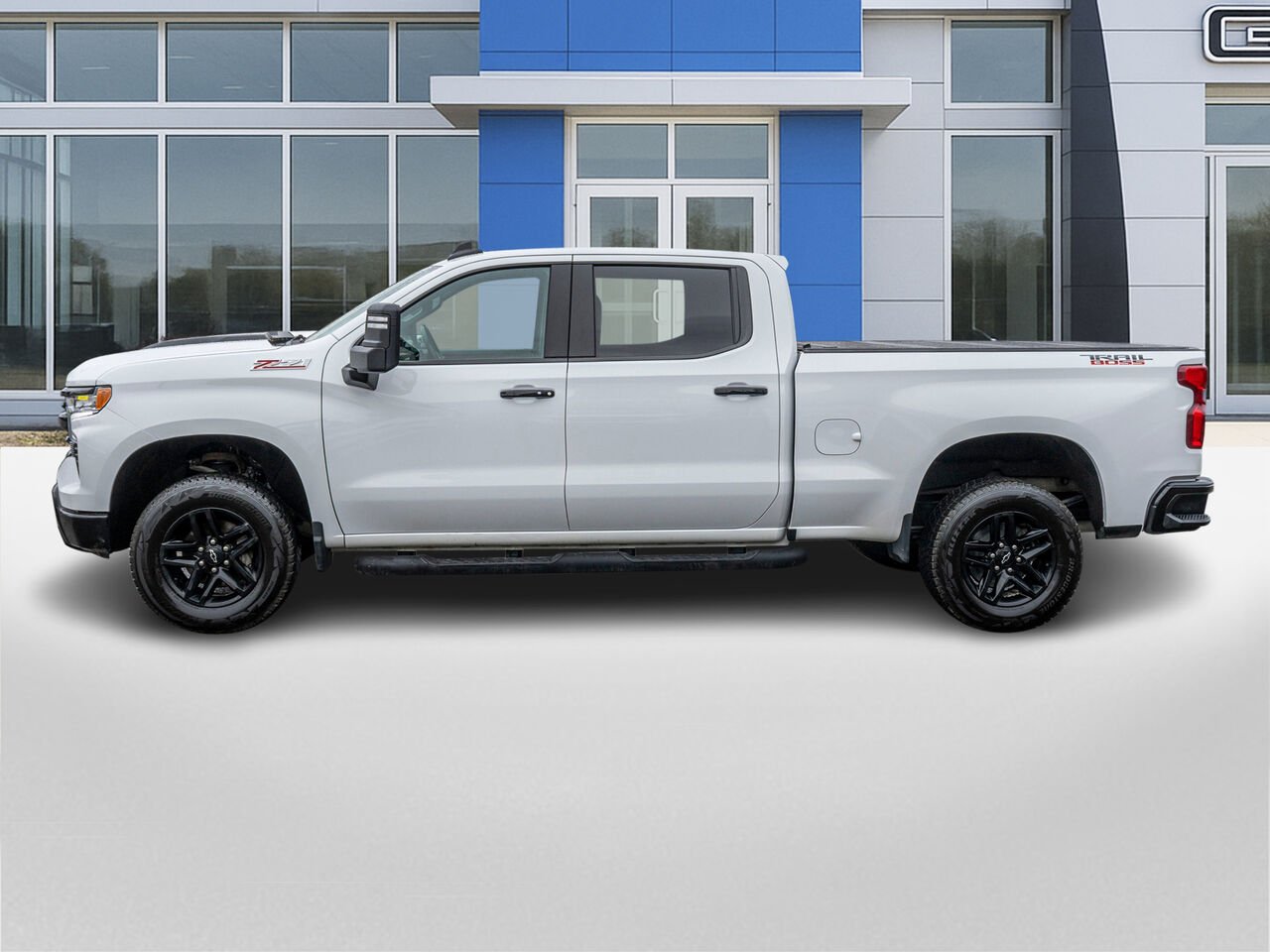 Chevrolet Silverado 1500 LT Trail Boss cabine multiplace 2024 Blanc Châteauguay - photo #2