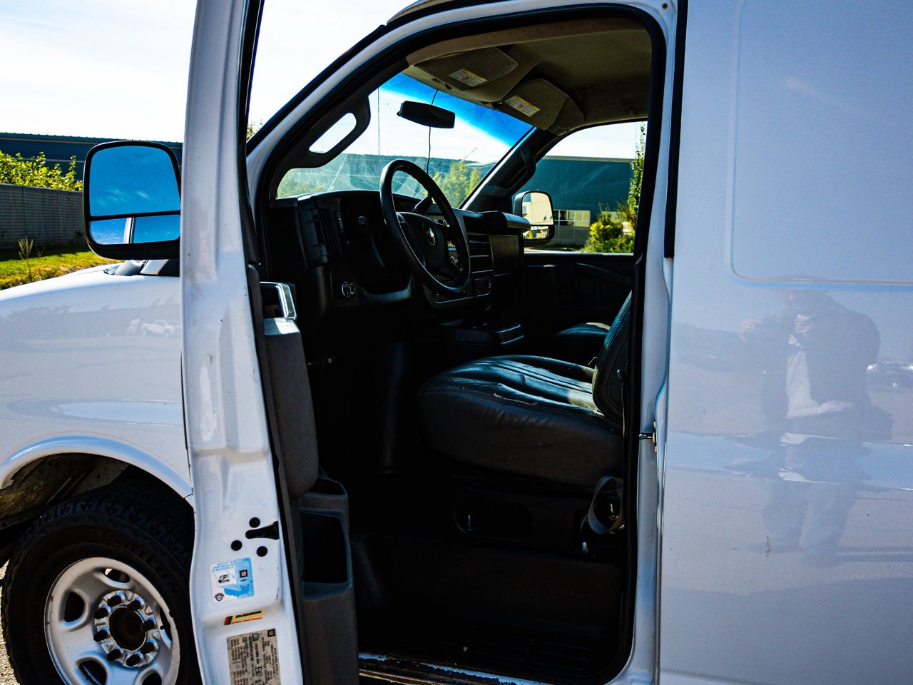 2017 Chevrolet Express Cargo Van RWD 2500 135 White Sherwood Park - photo #17