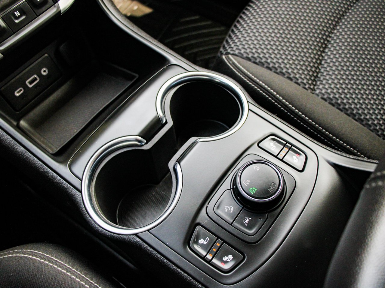 2024 GMC Terrain AWD 4dr SLE White Sherwood Park - photo #25