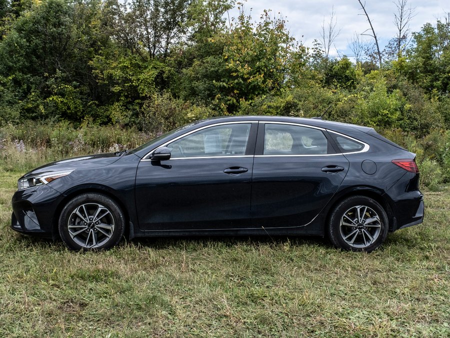 2023 Kia Forte5 EX IVT Grey