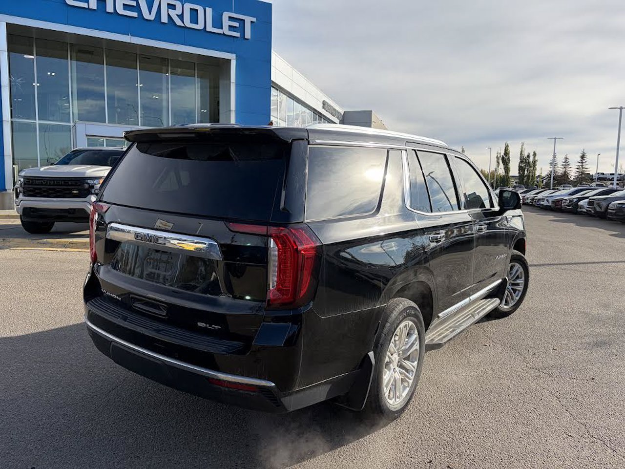 2021 GMC Yukon 4WD 4dr SLT Black Sherwood Park - photo #4