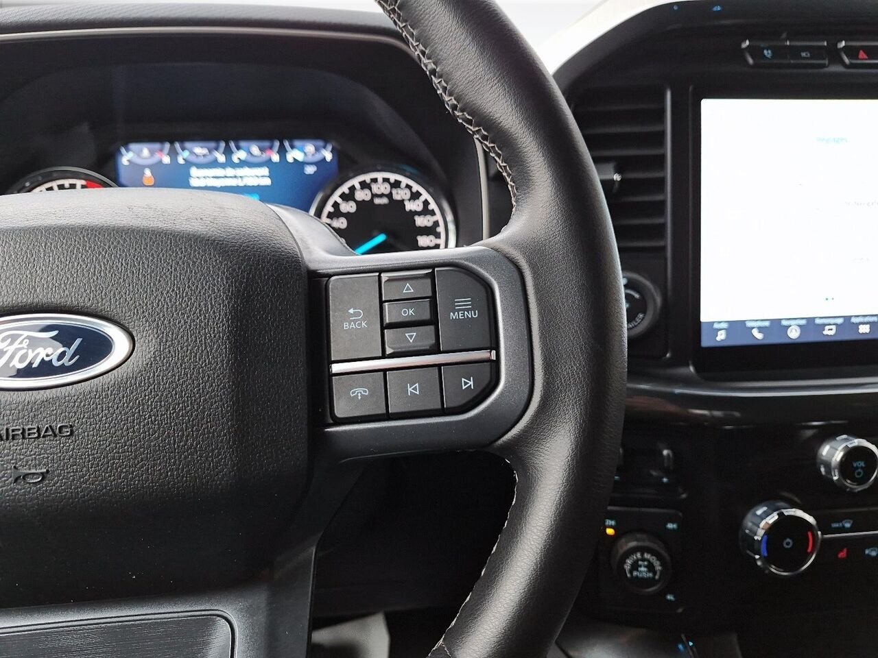 2023 Ford F-150 Black Saint-Jérôme - photo #29